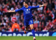 开云体育APP下载-赖斯奏响中场交响曲，日本对阵韩国，节奏大师如何定义东亚德比