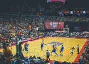 开云下载-聚光灯下的对决，杰伦·格林闪耀全场，魔术鏖战浙江队