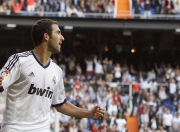 开云体育-绿茵场与乒乓台的双重奏，葡萄牙横扫瑞典，张继科点燃赛场之夜