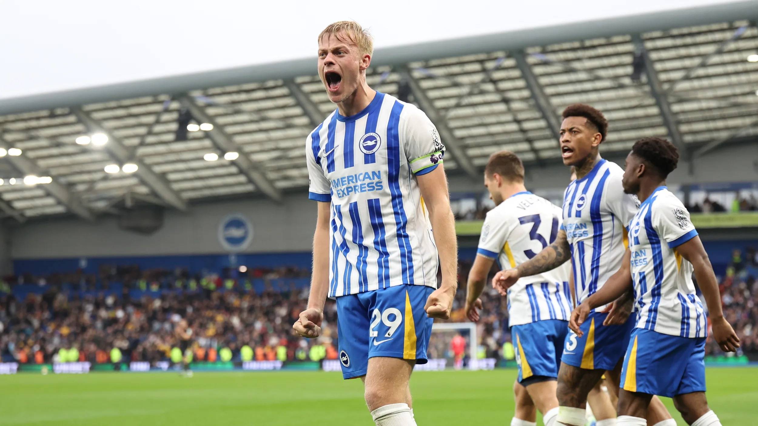 利兹联客场惨败布莱顿,英超保级形势严峻 利兹联客场惨败布莱顿,英超保级形势严峻