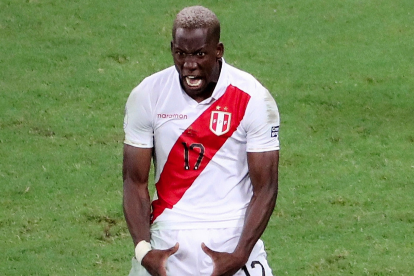 秘鲁鏖战瑞典,苏亚雷斯爆发神勇的简单介绍 秘鲁鏖战瑞典,苏亚雷斯爆发神勇的简单介绍