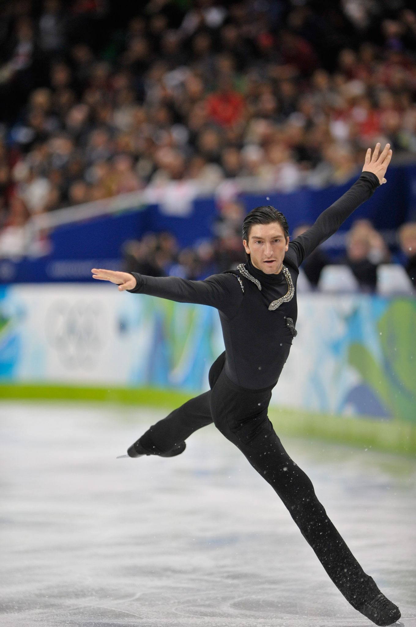 关于荷兰花样滑冰名将再战赛场，欢庆胜利的信息