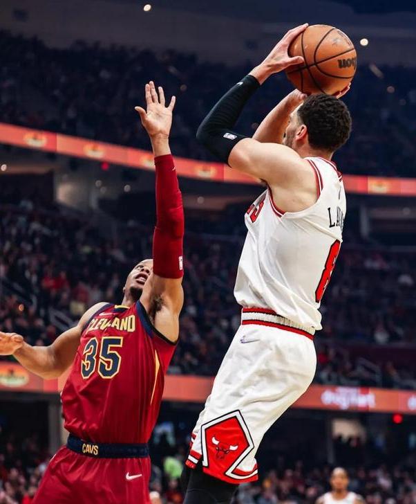 公牛逆转76人,拉文点燃赛场 公牛逆转76人,拉文点燃赛场