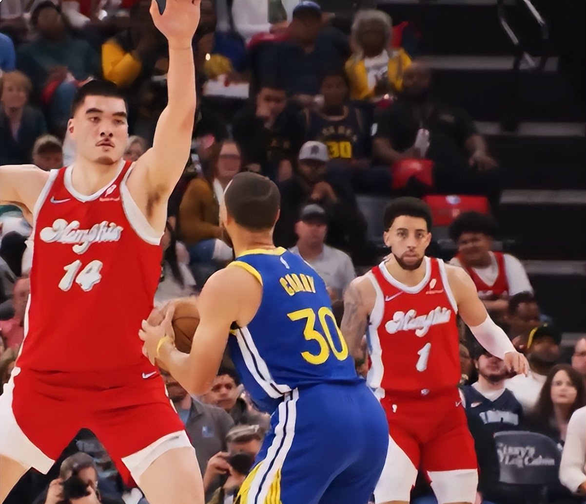 勇士险胜热火，拉文点燃赛场