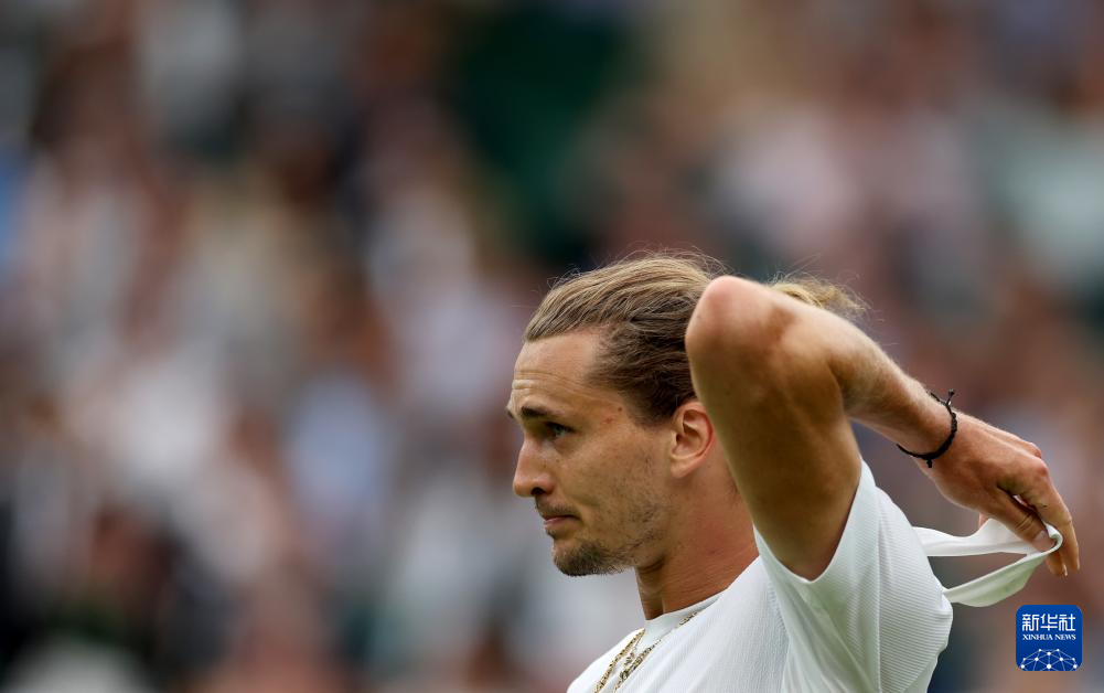 澳网逆转温网，兹维列夫刷新纪录