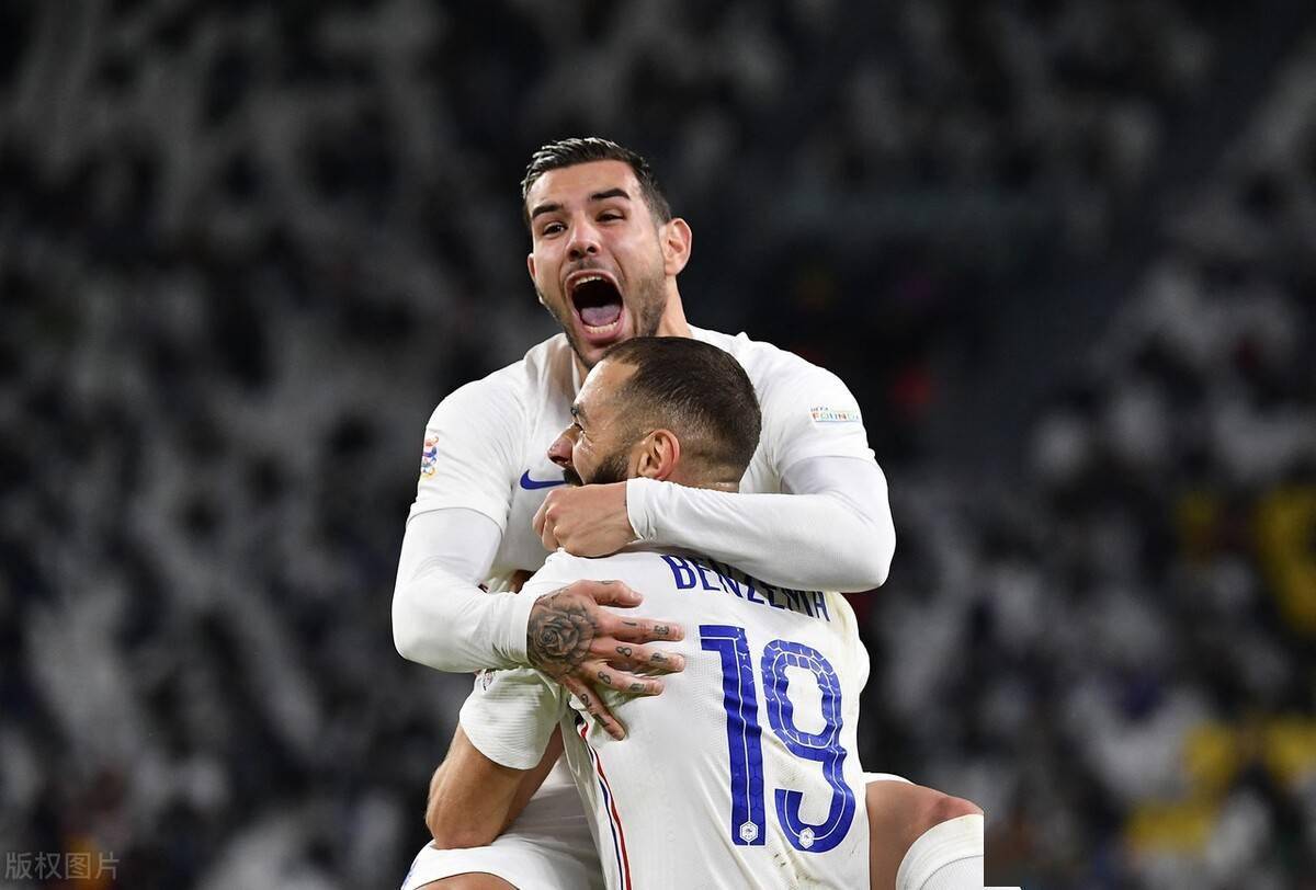 法国队完胜瑞典队,奥恰洛夫点燃赛场的简单介绍 法国队完胜瑞典队,奥恰洛夫点燃赛场的简单介绍