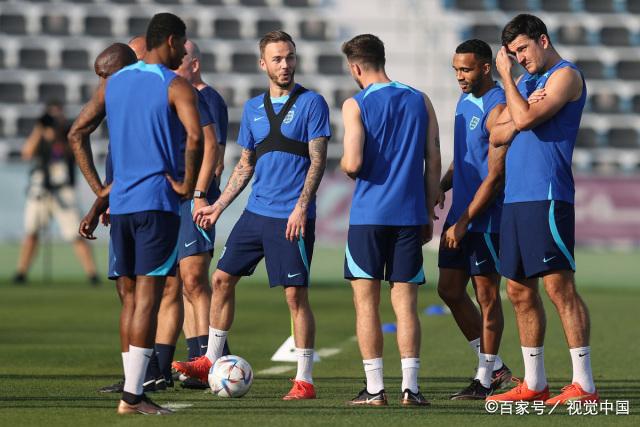 包含塞内加尔鏖战马赛，拉什福德带队取胜的词条