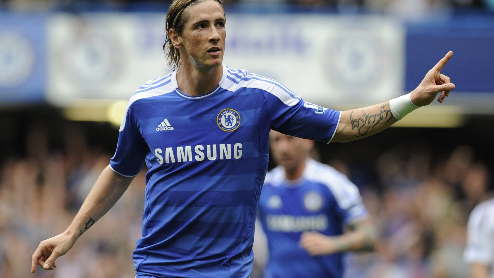 马刺连续得分压制黄蜂，霍勒迪成为关键先生